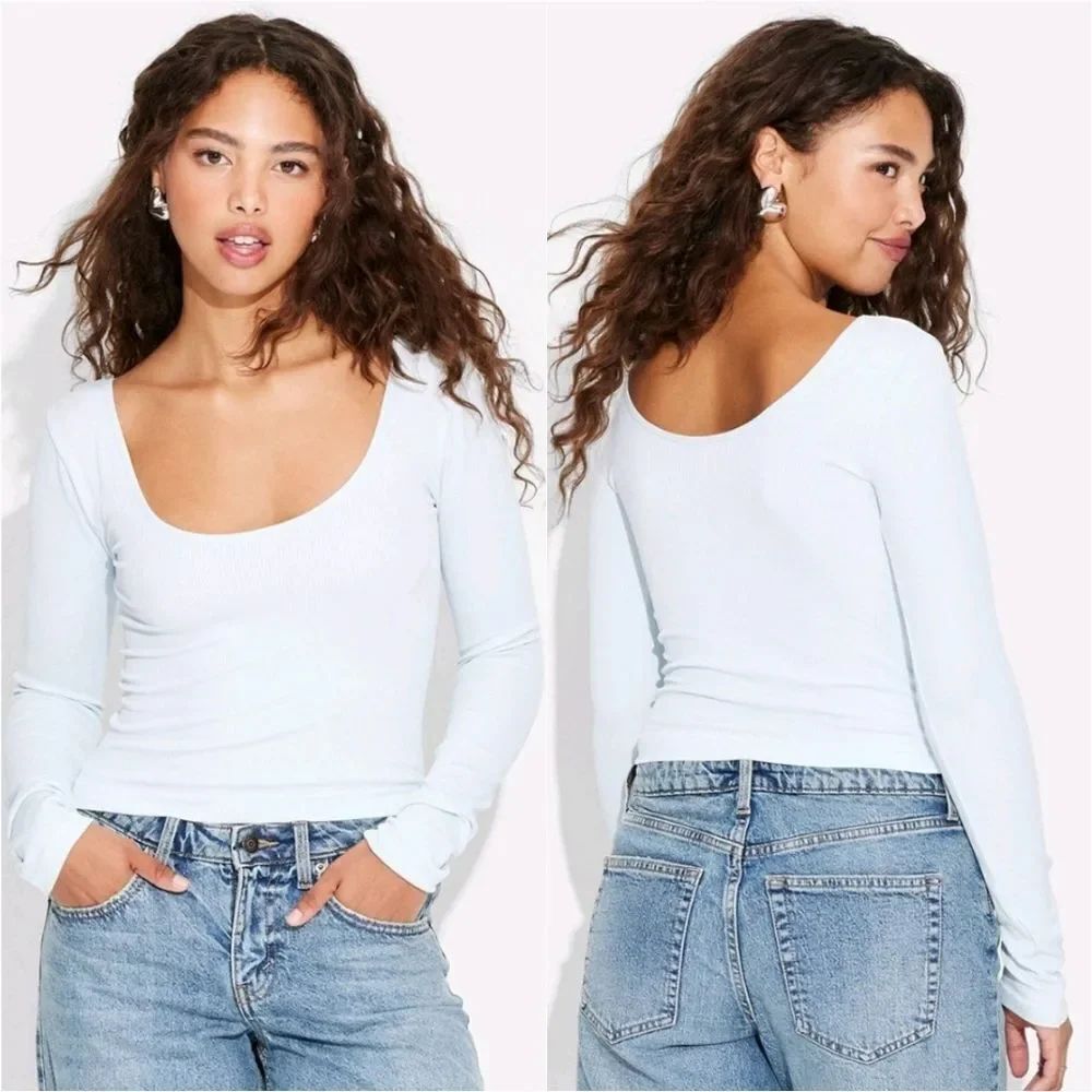 ☔️🩵NWT Light Blue Ribbed Scoop Neck Seamless Long Sleeve Top Medium